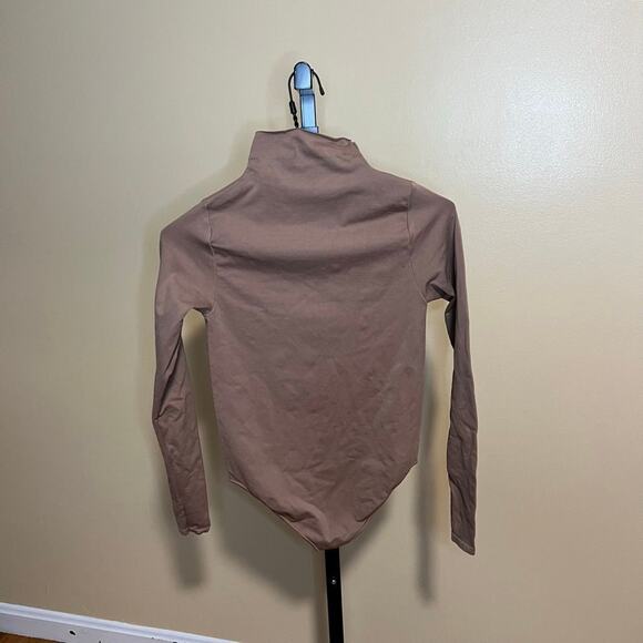 Skims Essential Mock Neck Body Suit Sienna XXS/XS NWOT - Picture 2 of 2